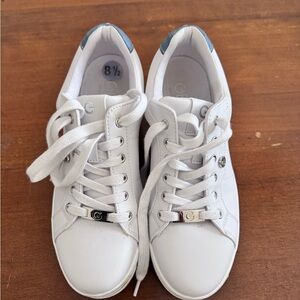 Guess White Low-Top Sneakers with Textured Leather and Metallic Eyelets